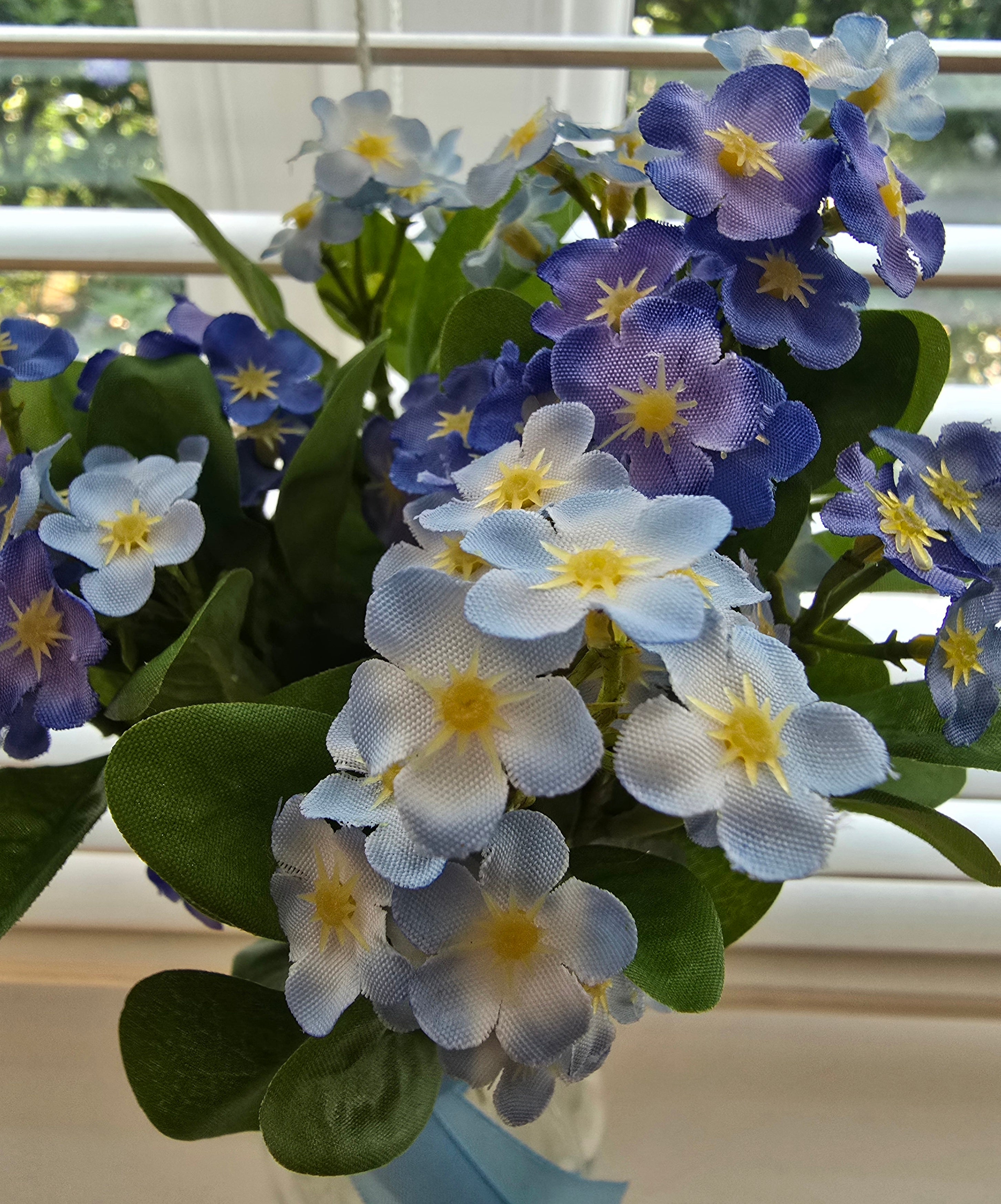 Forget-Me-Not Vase – Clear Glass Zambia 14cm
