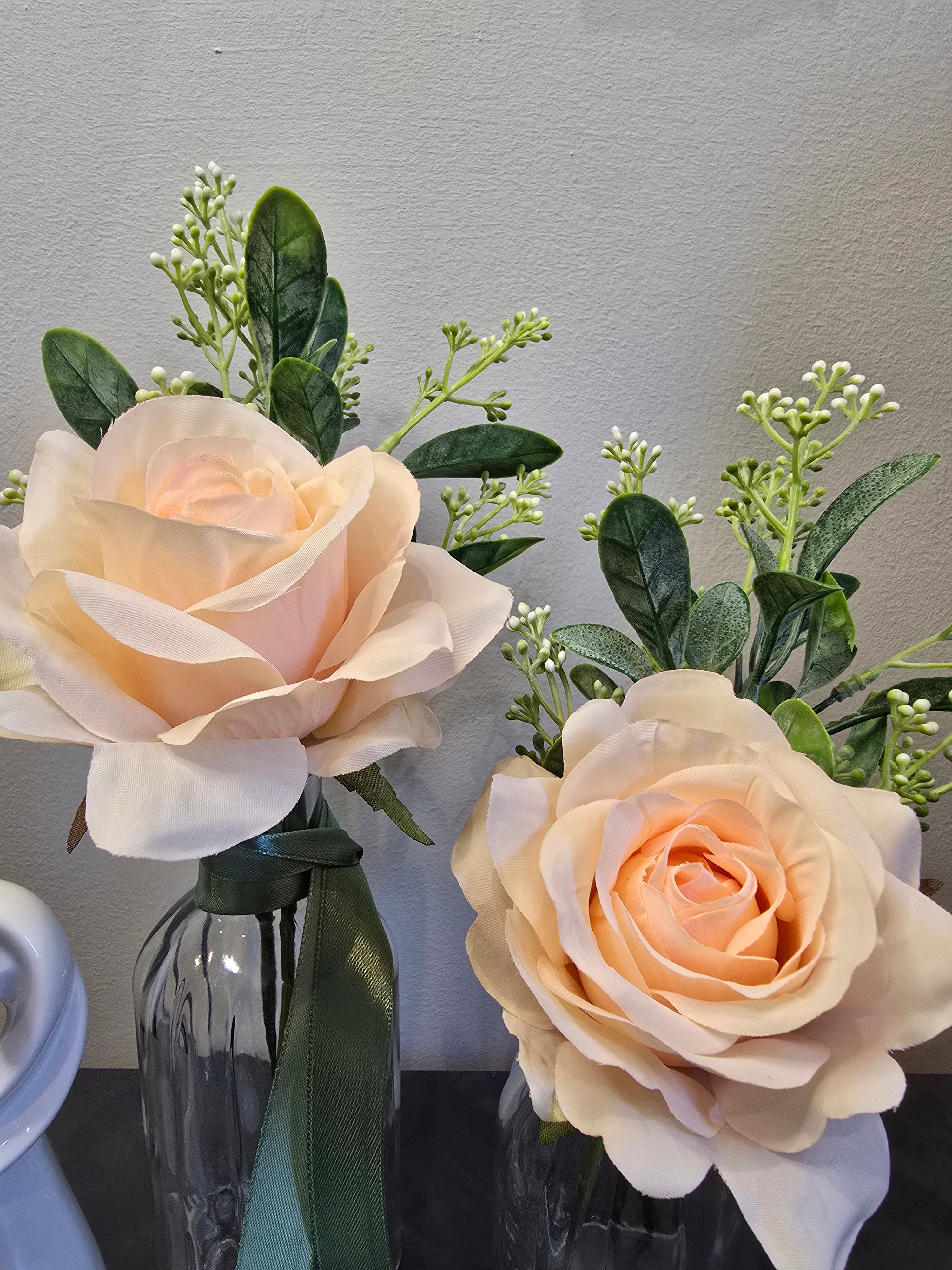 Champagne Eugenie Rose Vase Set – Clear Glass Zambia
