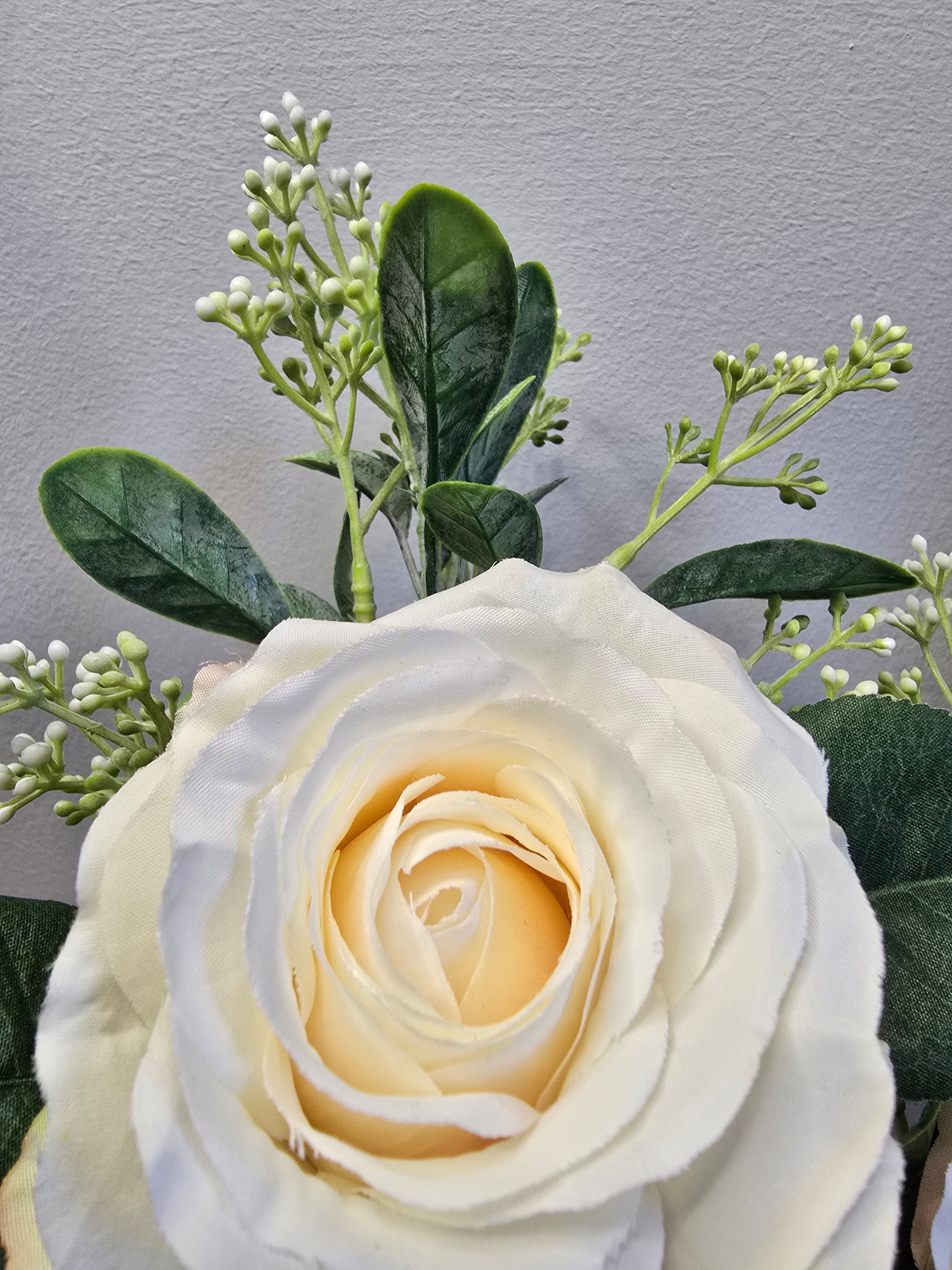 Cream Rose Vase Set – Clear Glass Zambia