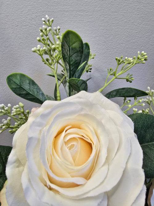 Cream Rose Vase Set – Clear Glass Zambia