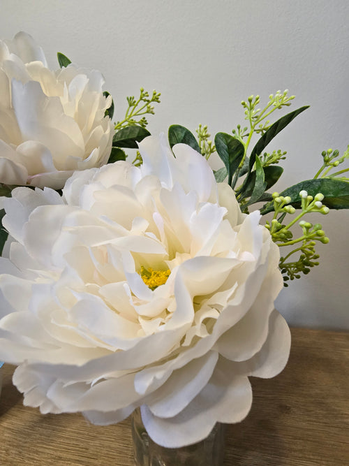 Cream White Peony Vase Set – Clear Glass Zambia
